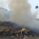 COMBATEN INCENDIO QUE AMENAZÓ VIVIENDAS Y NEGOCIOS